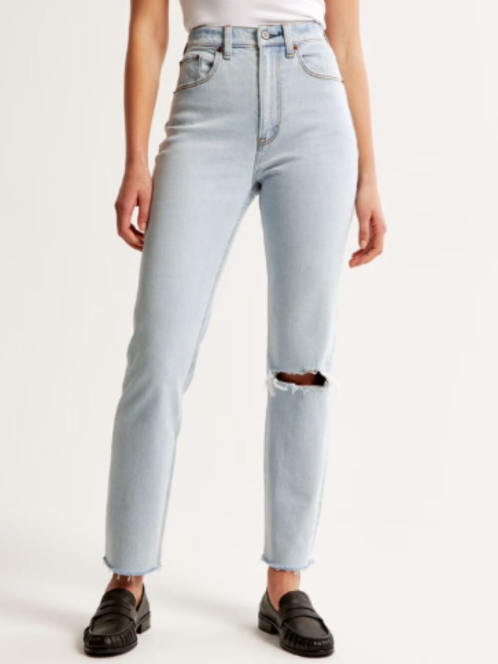 Abercrombie 90s Ultra High Rise Straight Jeans 25 Short ripped light wash